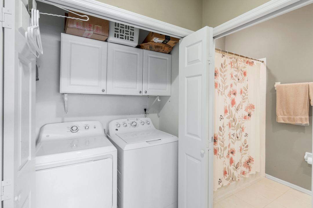 8241 Parkstone Pl #203, Naples, FL 34120