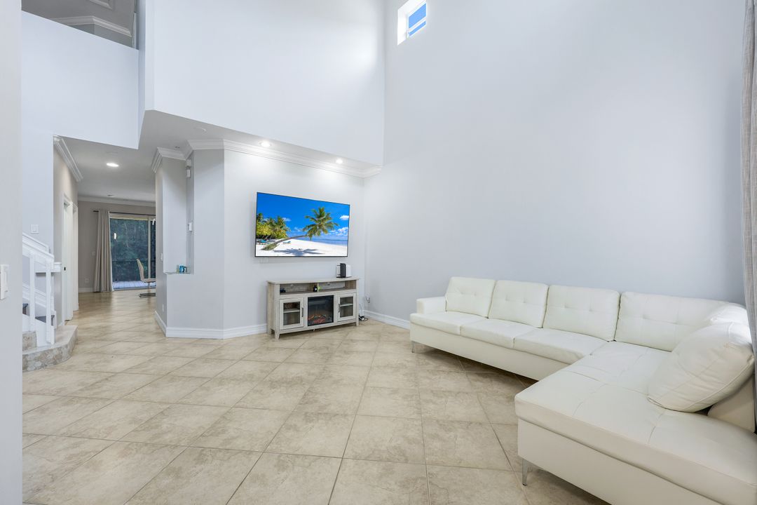 10253 S Silver Palm Dr, Estero, FL 33928