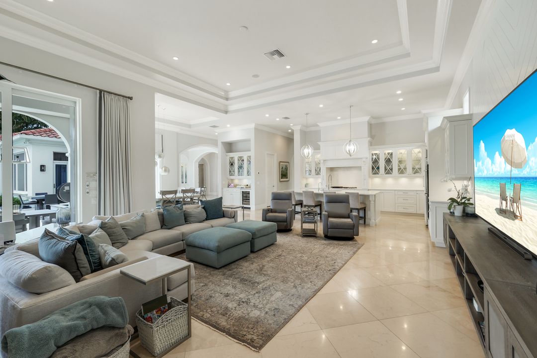 2885 Escada Ct, Naples, FL 34109