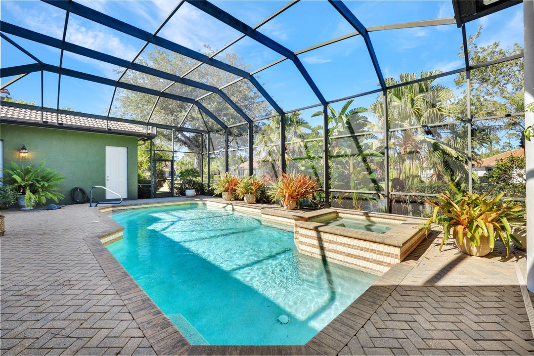 9742 Wilshire Lakes Blvd, Naples, FL 34109