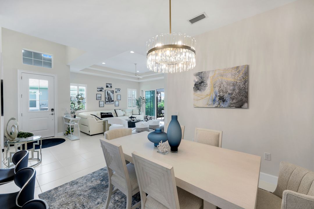 8852 Yucatan Ct, Naples, FL 34112