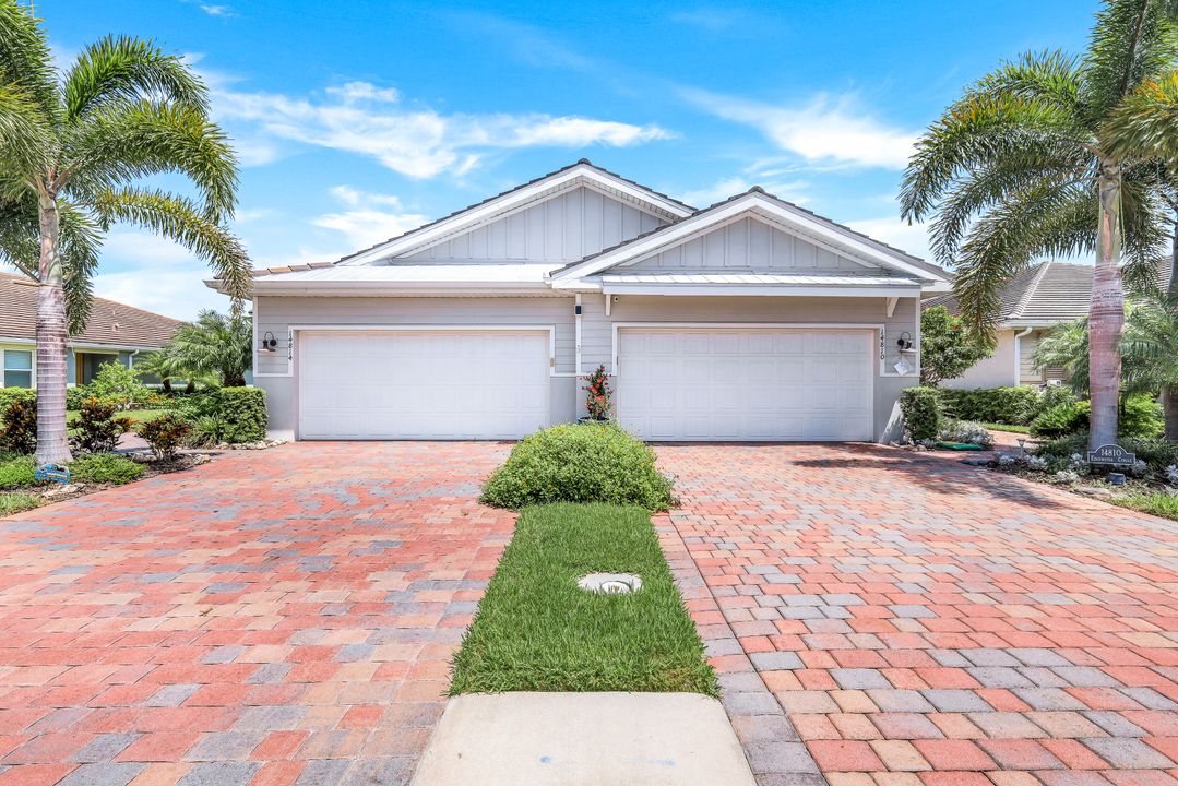 14814 Edgewater Cir, Naples, FL 34114