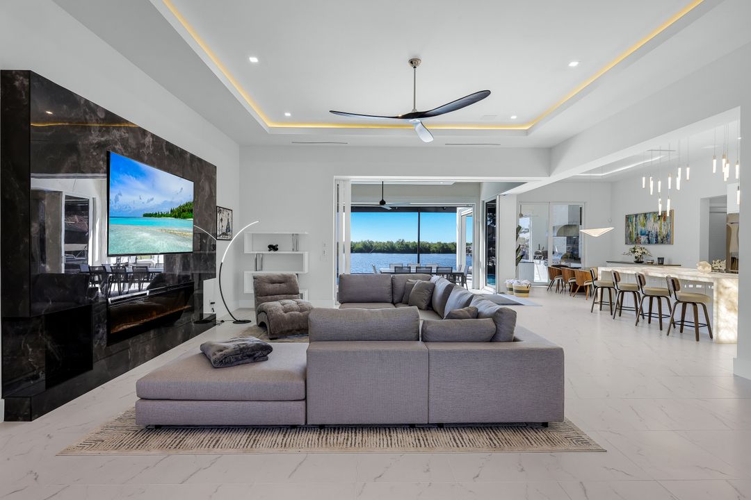 4316 Sands Blvd, Cape Coral, FL 33914