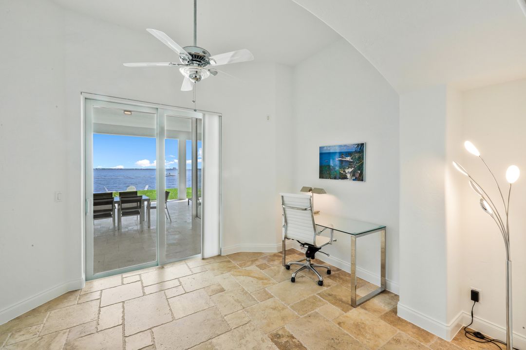 2302 SE 28th St, Cape Coral, FL 33904