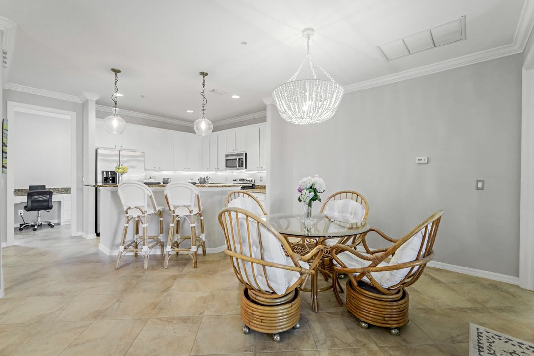 8949 Malibu St #302, Naples, FL 34113