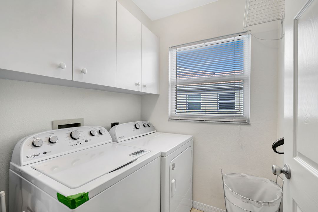 6270 Huntington Lakes Cir #204, Naples, FL 34119