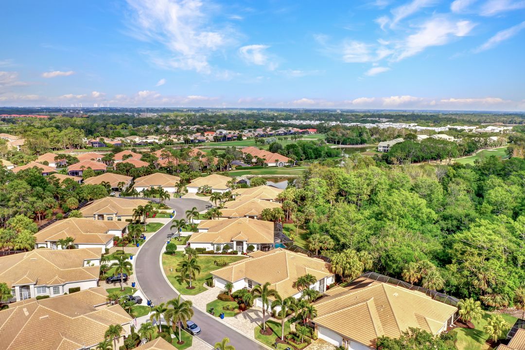 12715 Fox Ridge Dr, Bonita Springs, FL 34135