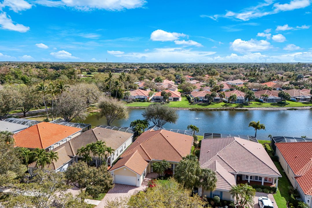 4322 Queen Elizabeth Way, Naples, FL 34119