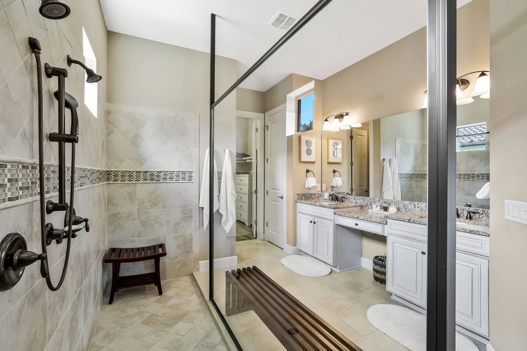 9568 Mussorie Ct, Naples, FL 34114