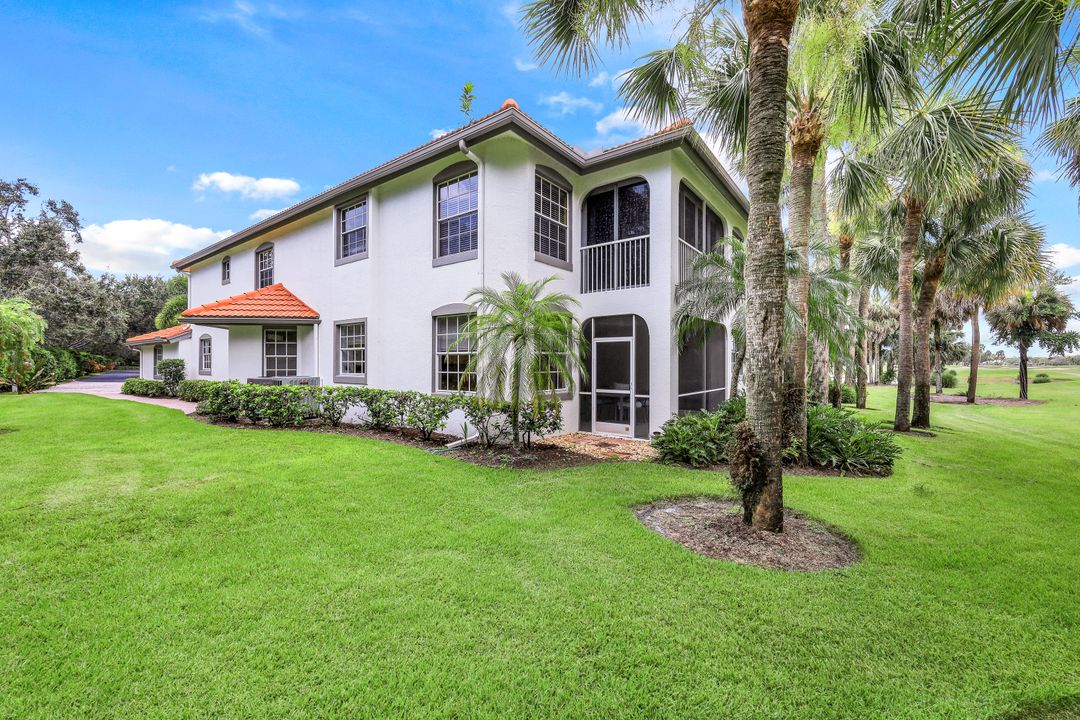 515 Laguna Royale Blvd  #102, Naples, FL 34119