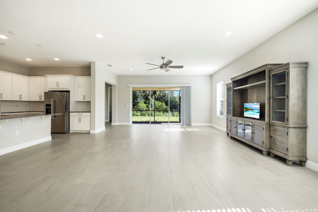3480 Pilot Cir, Naples, FL 34120