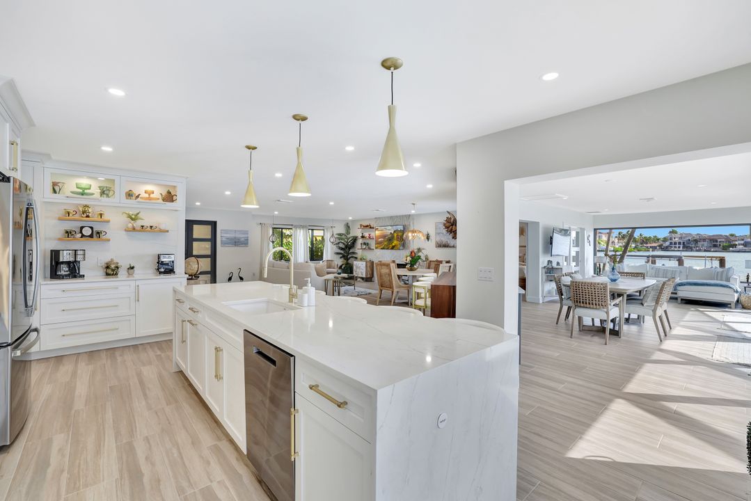 236 Lagoon Ave, Naples, FL 34108