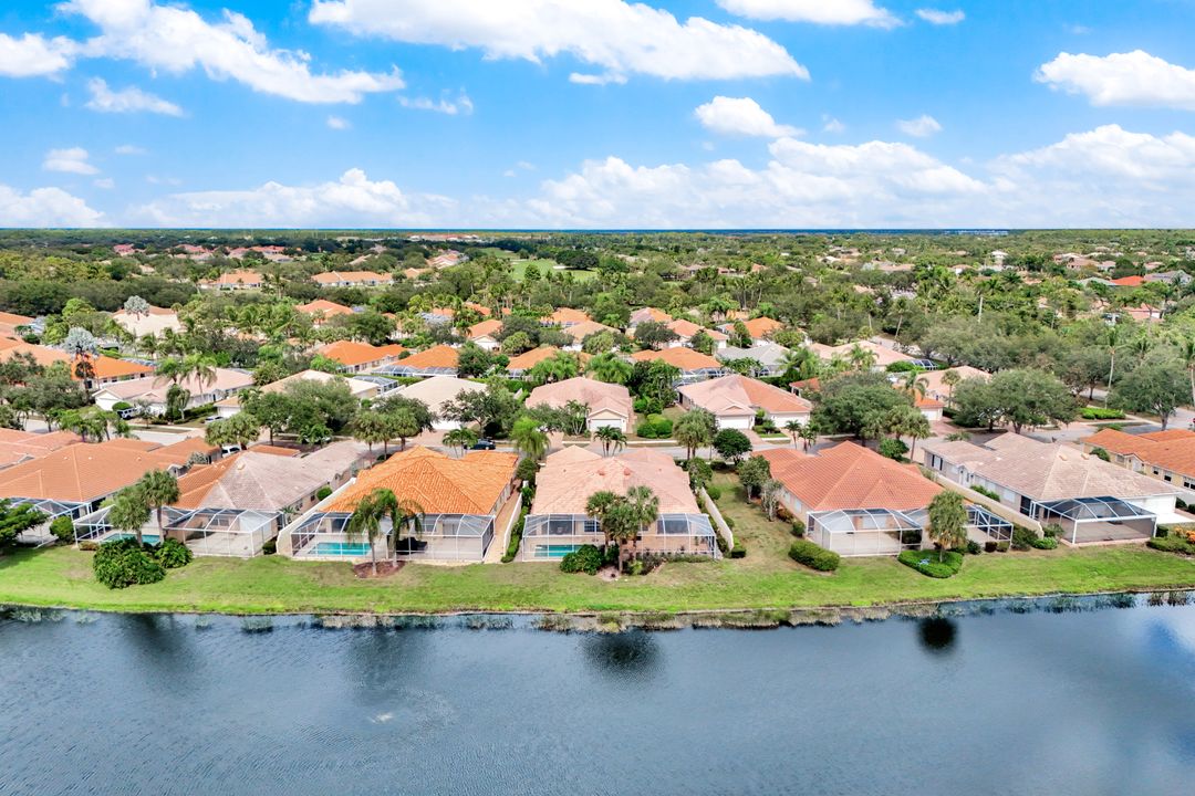 4307 Redonda Ln, Naples, FL 34119