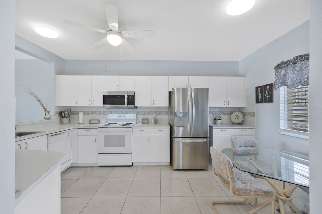 186 Gabriel Cir #9, Naples, FL 34104
