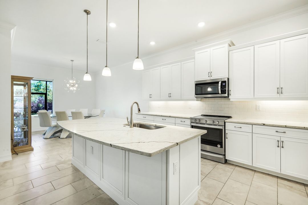 28105 Captiva Shell Lp, Bonita Springs, FL 34135