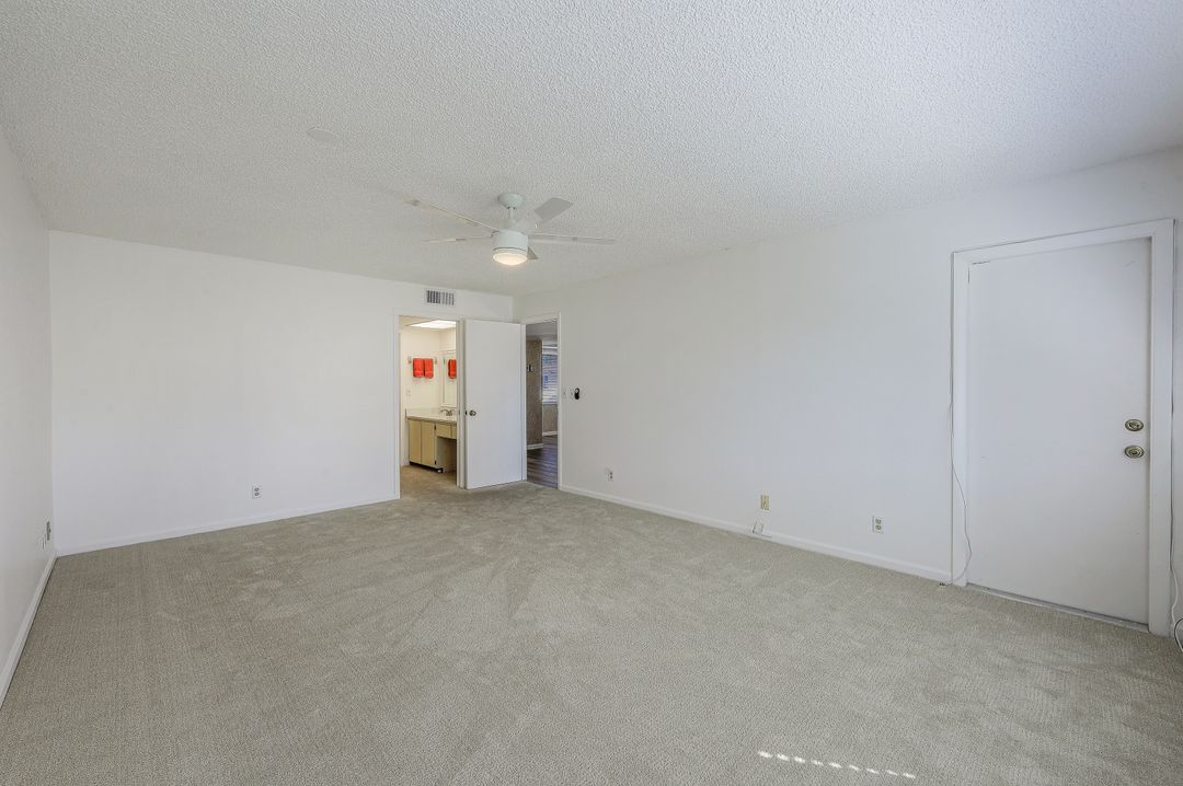 259 Winners Cir #4, Naples, FL 34112