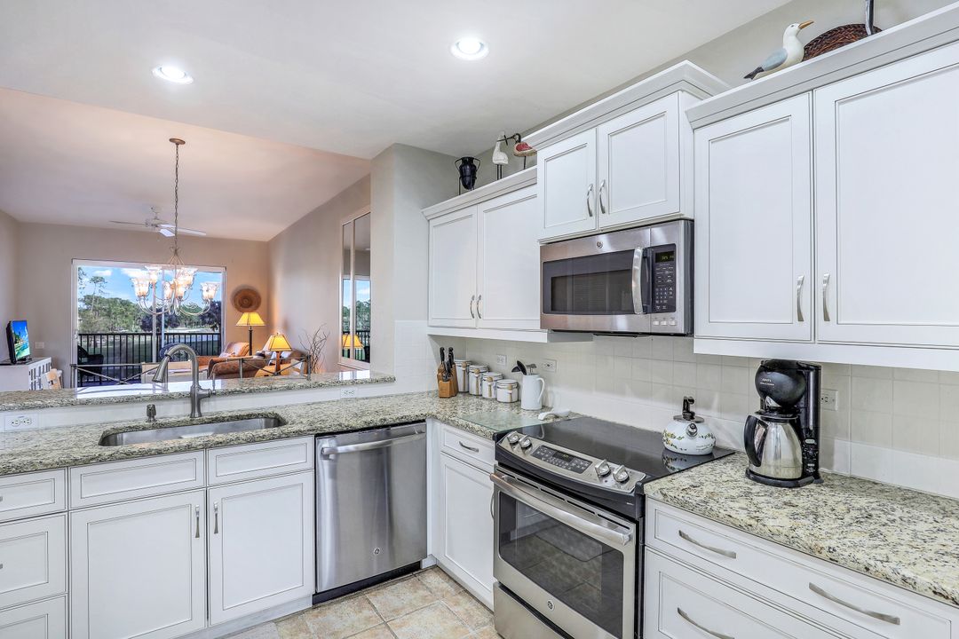 8247 Parkstone Pl #306, Naples, FL 34120