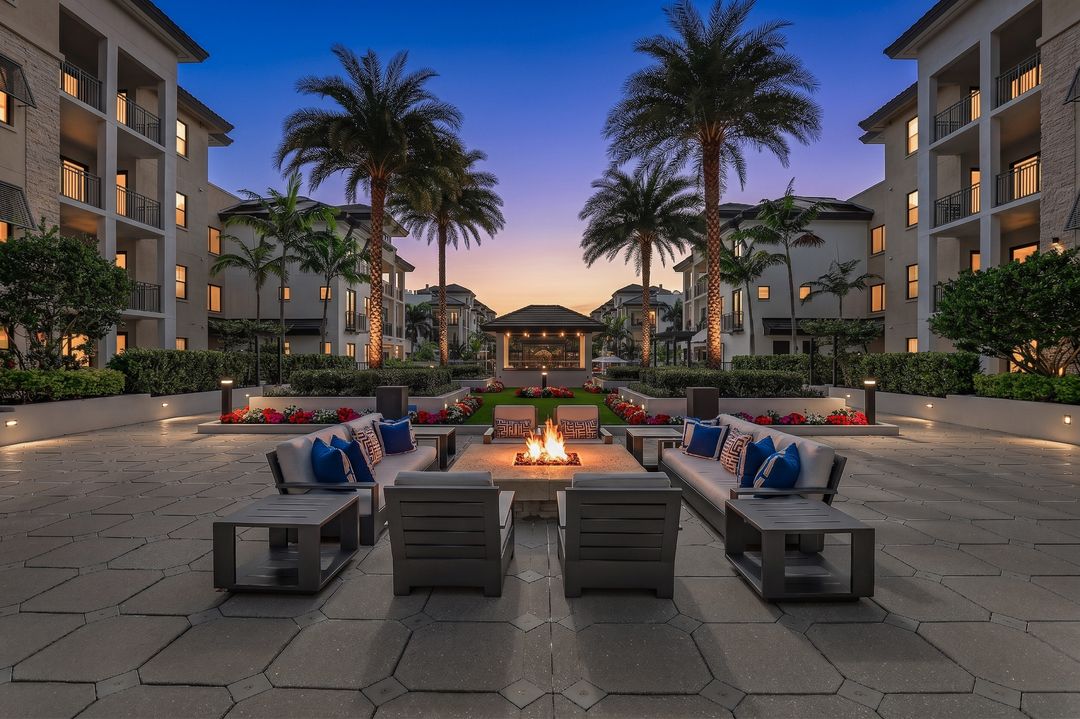 1030 3rd Ave S #216, Naples, FL 34102