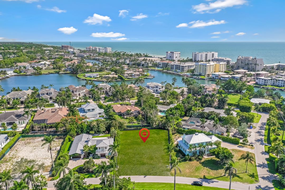 350 Rudder Rd, Naples, FL 34102