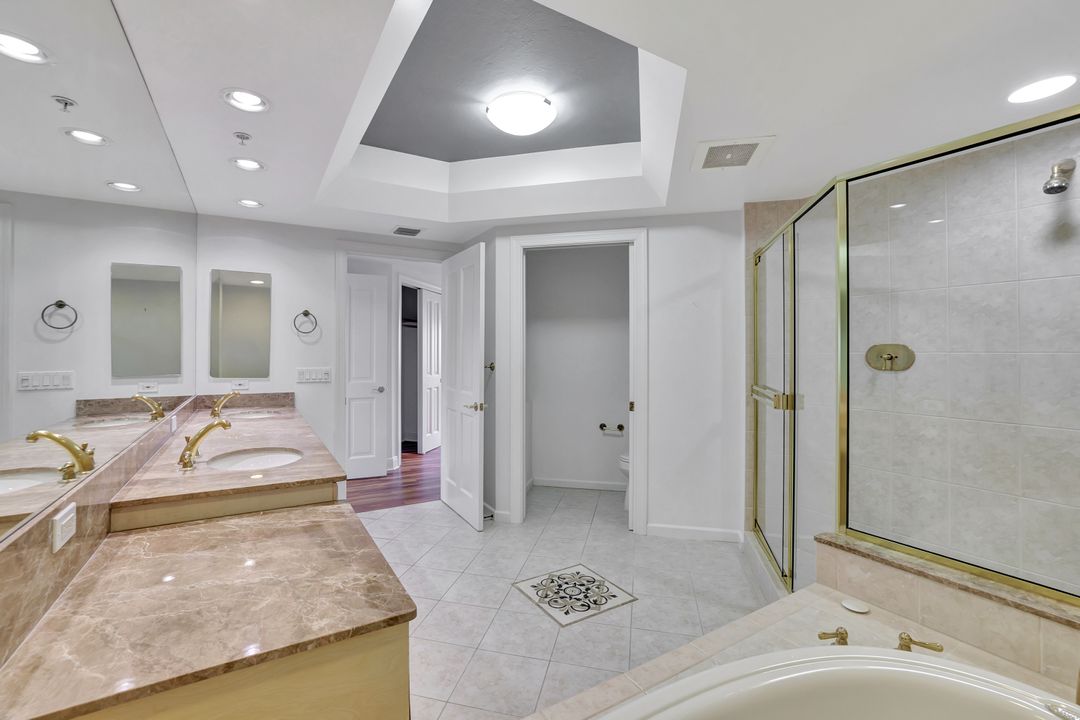1060 Borghese Ln #2001, Naples, FL 34114