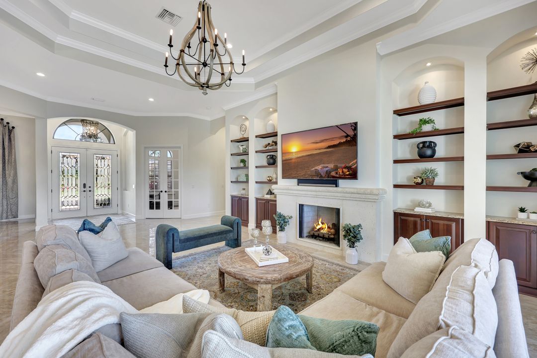 3181 Olympia Ln, Naples, FL 34114