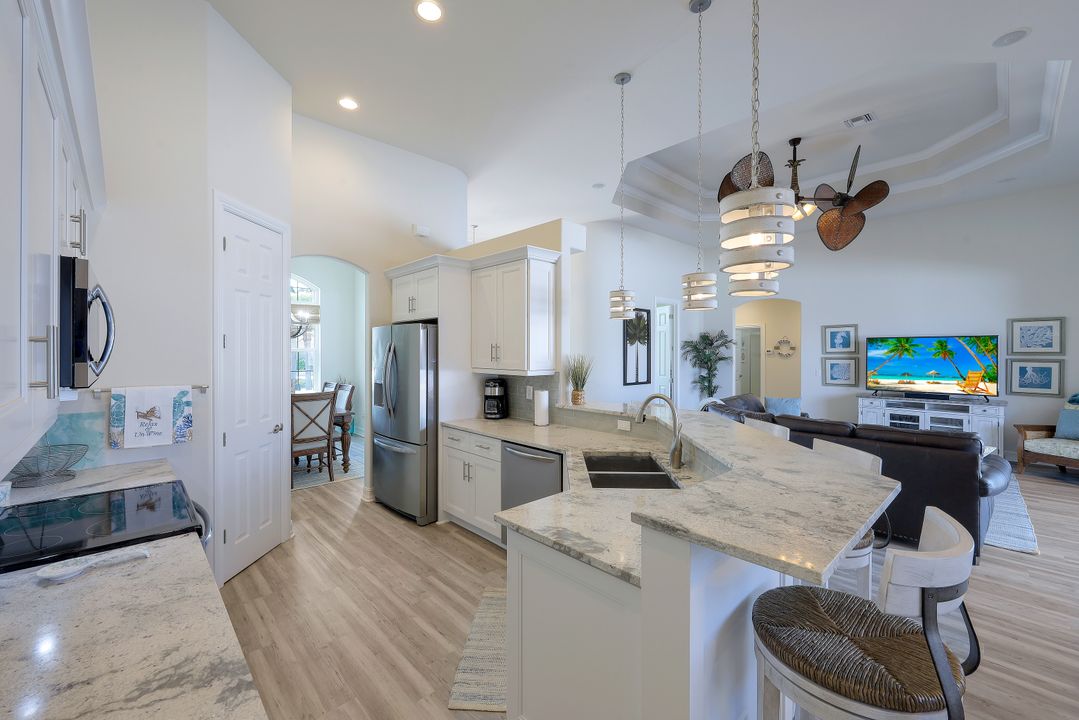 910 Montego Ct, Marco Island, FL 34145