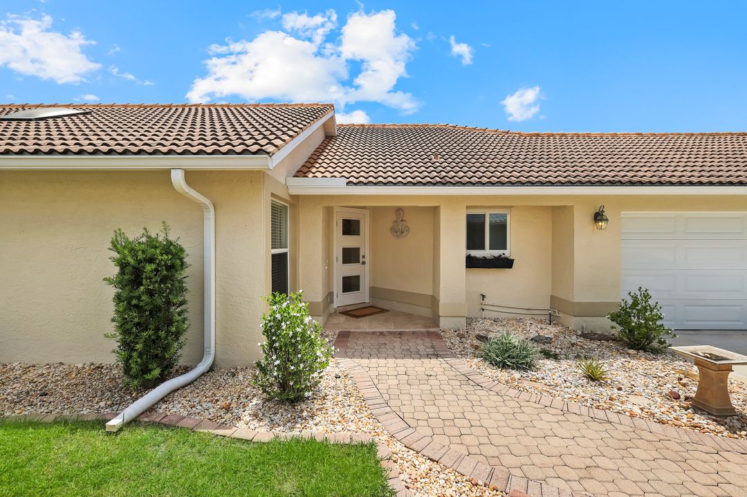 11054 Linnet Ln, Naples, FL 34119
