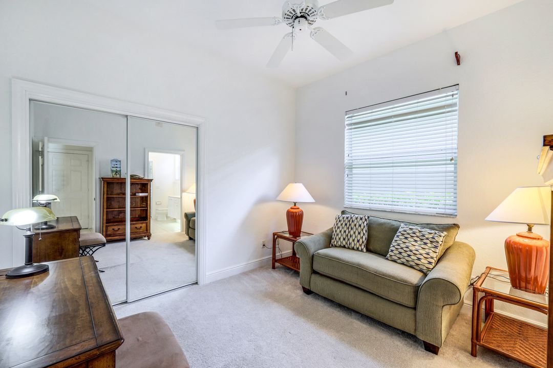 939 Fountain Run, Naples, FL 34119