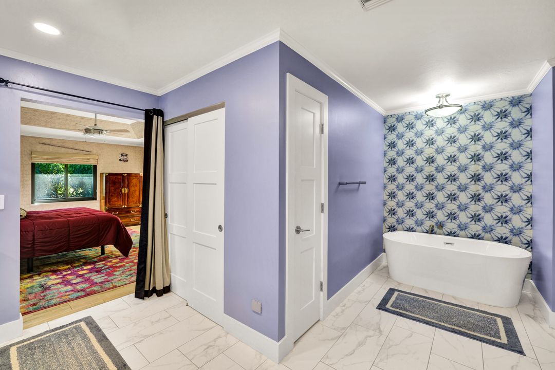 201 Palmetto Dunes Cir, Naples, FL 34113