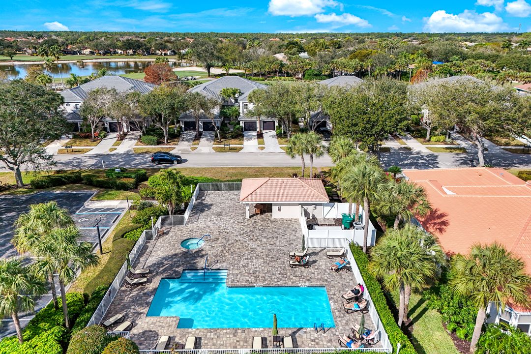 2033 Crestview Way #104, Naples, FL 34119