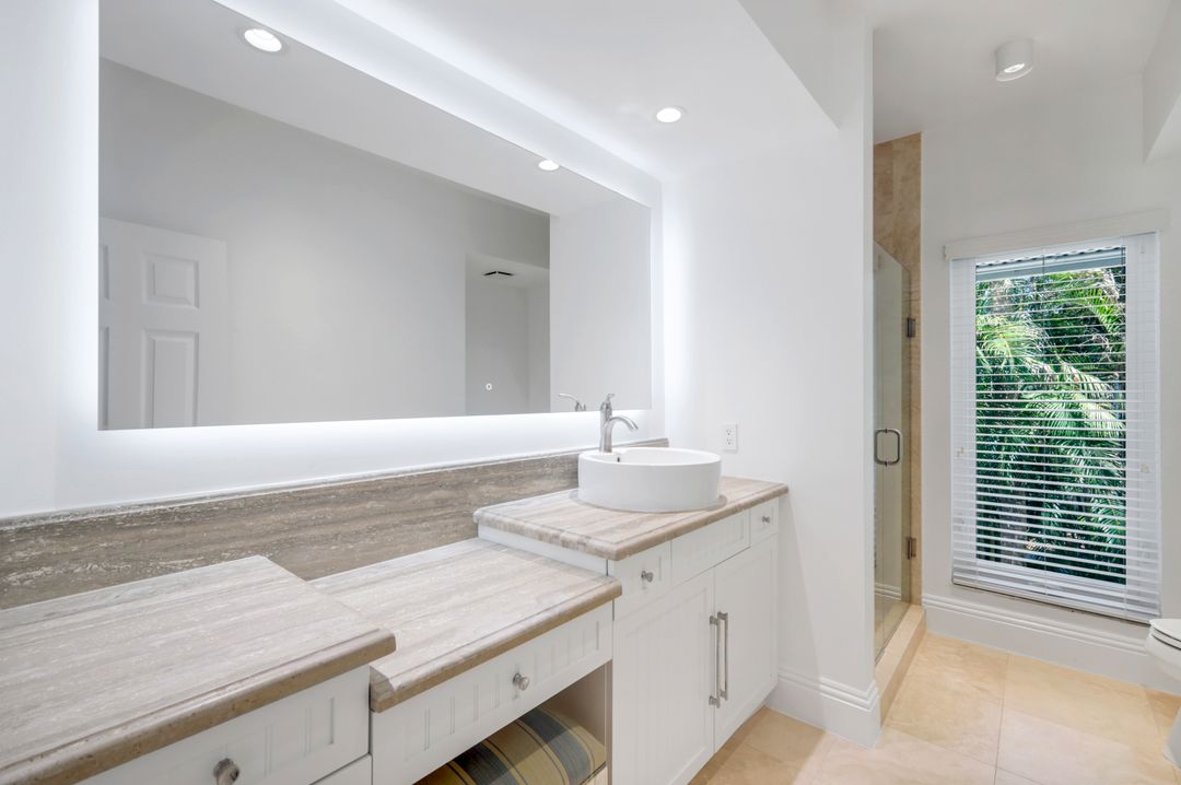 513 Lighthouse Way, Sanibel, FL 33957