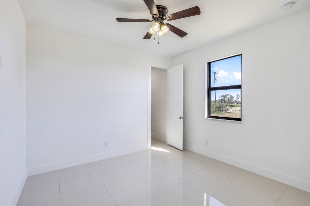 420 SW 31st Pl, Cape Coral, FL 33991