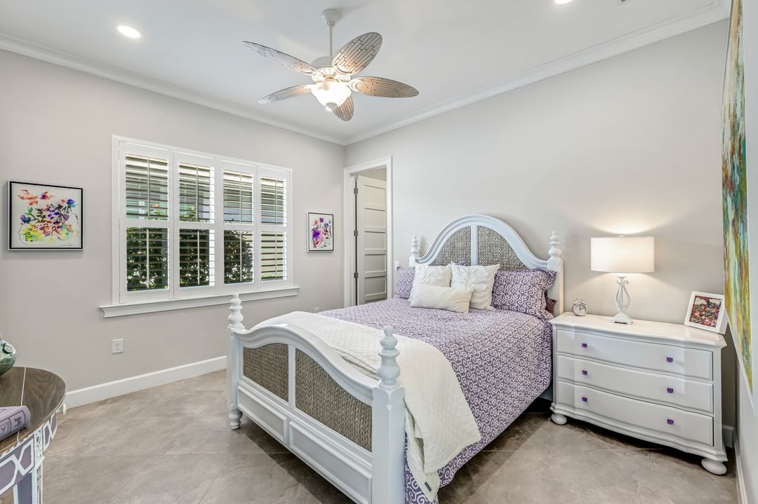 6320 Lyford Isle Dr, Naples, FL 34112