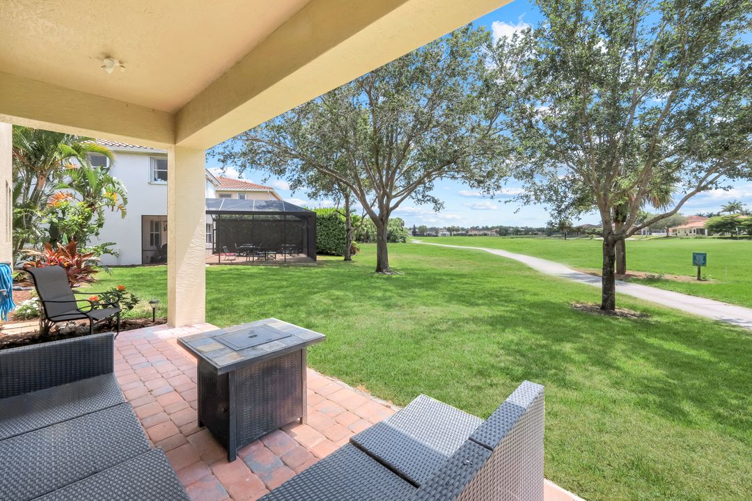 1776 Birdie Dr, Naples, FL 34120
