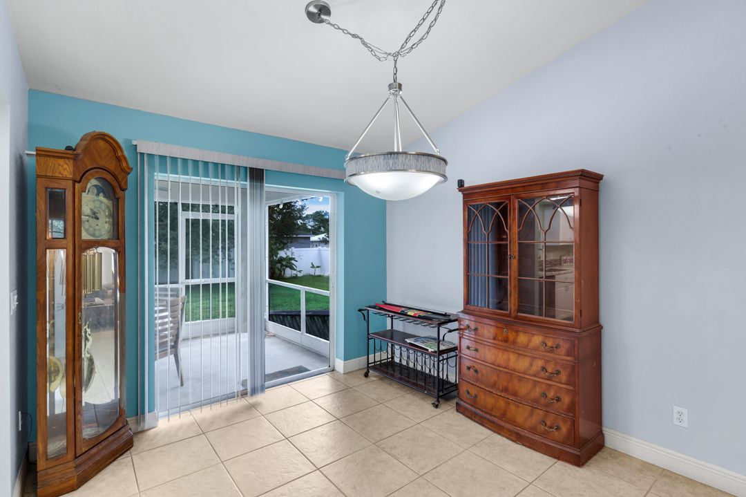 410 SW 7th Ct, Cape Coral, FL 33991