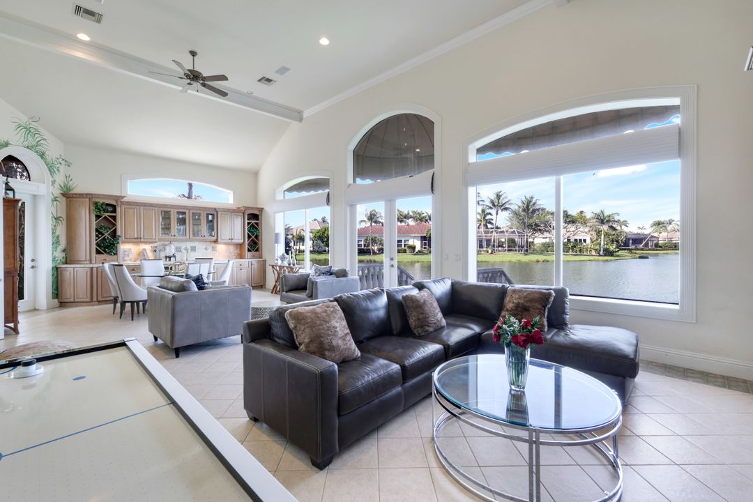 14581 Headwater Bay Ln, Fort Myers, FL 33908