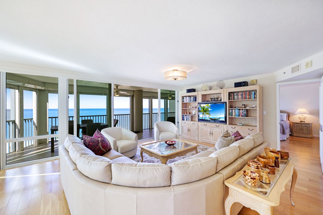 4651 Gulf Shore Blvd N #701, Naples, FL 34103