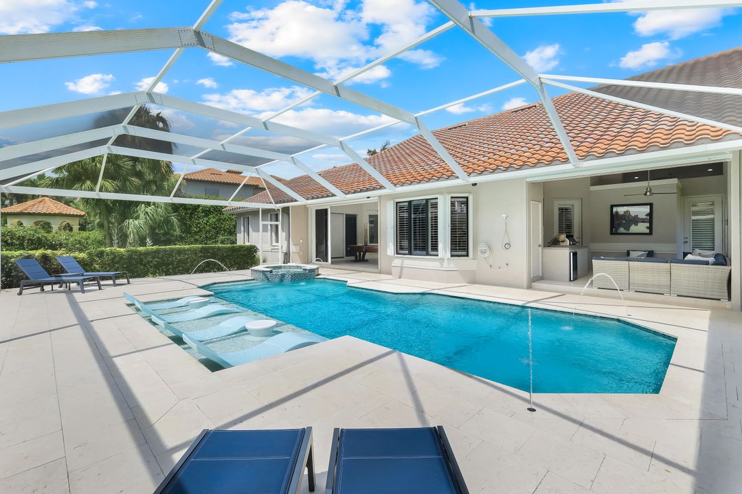 9245 The Ln, Naples, FL 34109