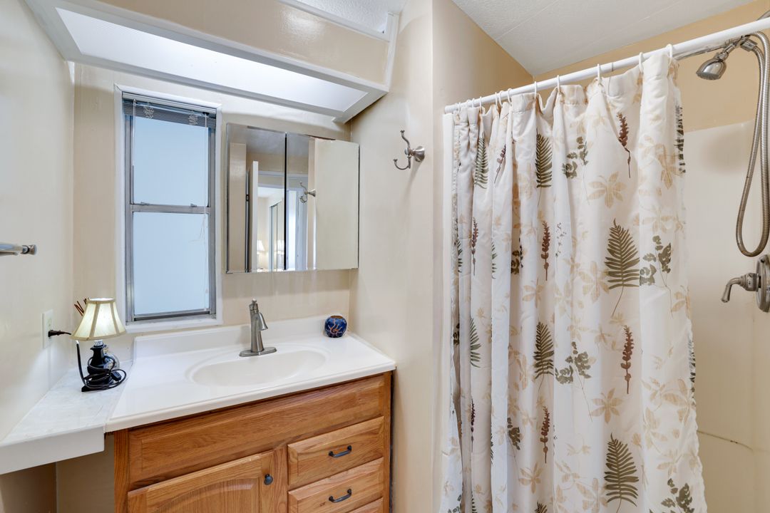 95 Lemans Dr, Naples, FL 34112