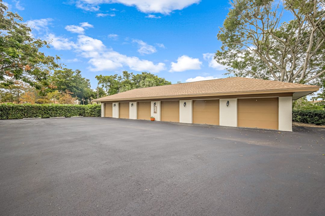 545 Lake Louise Cir #104, Naples, FL 34110