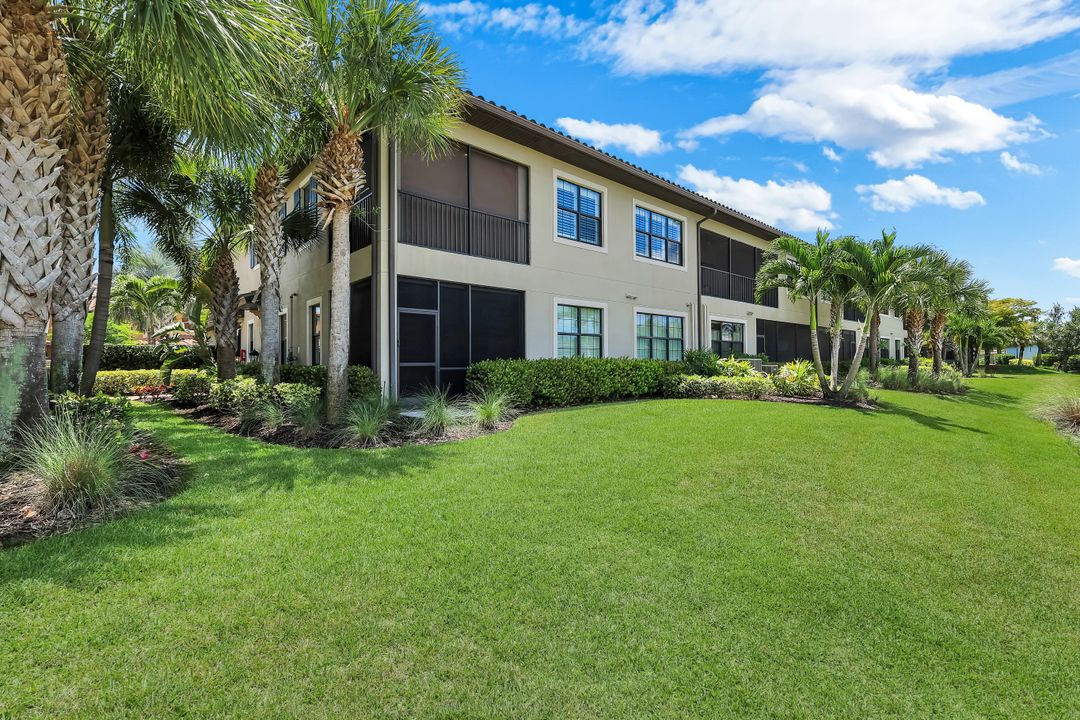 9684 Montelanico Loop #204, Naples, FL 34119