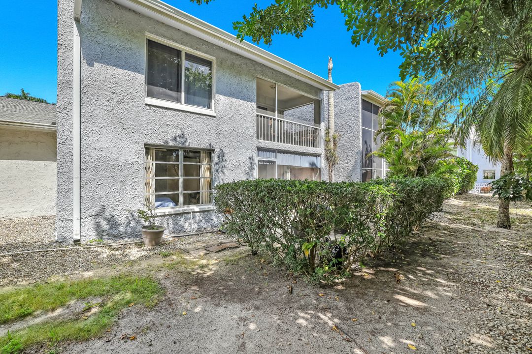 12 Watercolor Cir #12, Naples, FL 34113