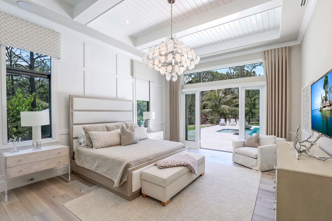 125 Caribbean Rd, Naples, FL 34108