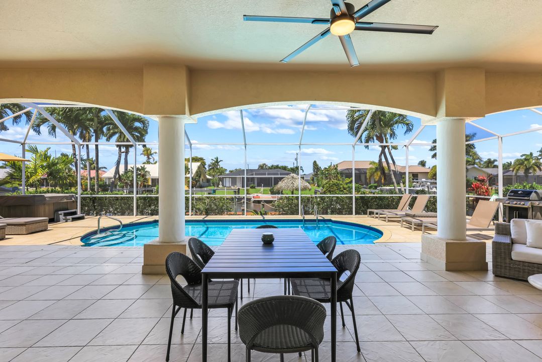 3710 SE 18th Pl, Cape Coral, FL 33904