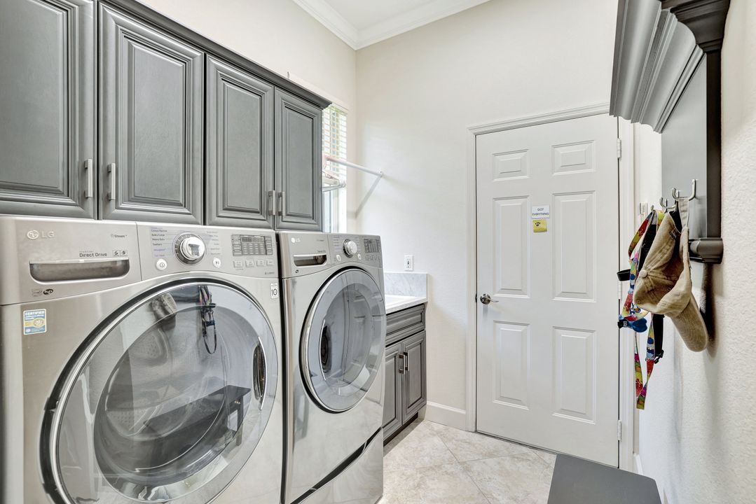 6151 Ashwood Ln, Naples, FL 34110