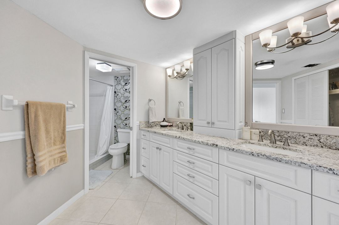 955 Palm View Dr #307, Naples, FL 34110