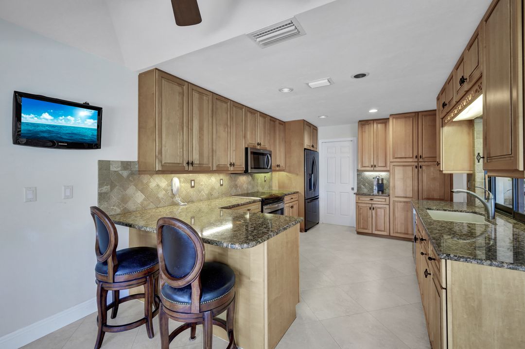 1874 Apataki Ct, Marco Island, FL 34145