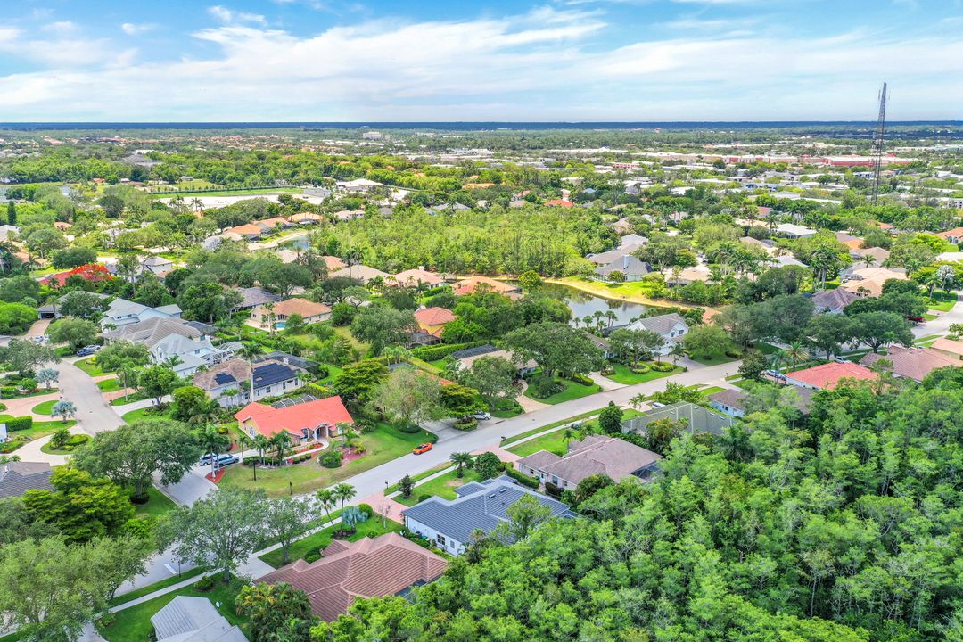 6689 Mill Run Rd, Naples, FL 34109