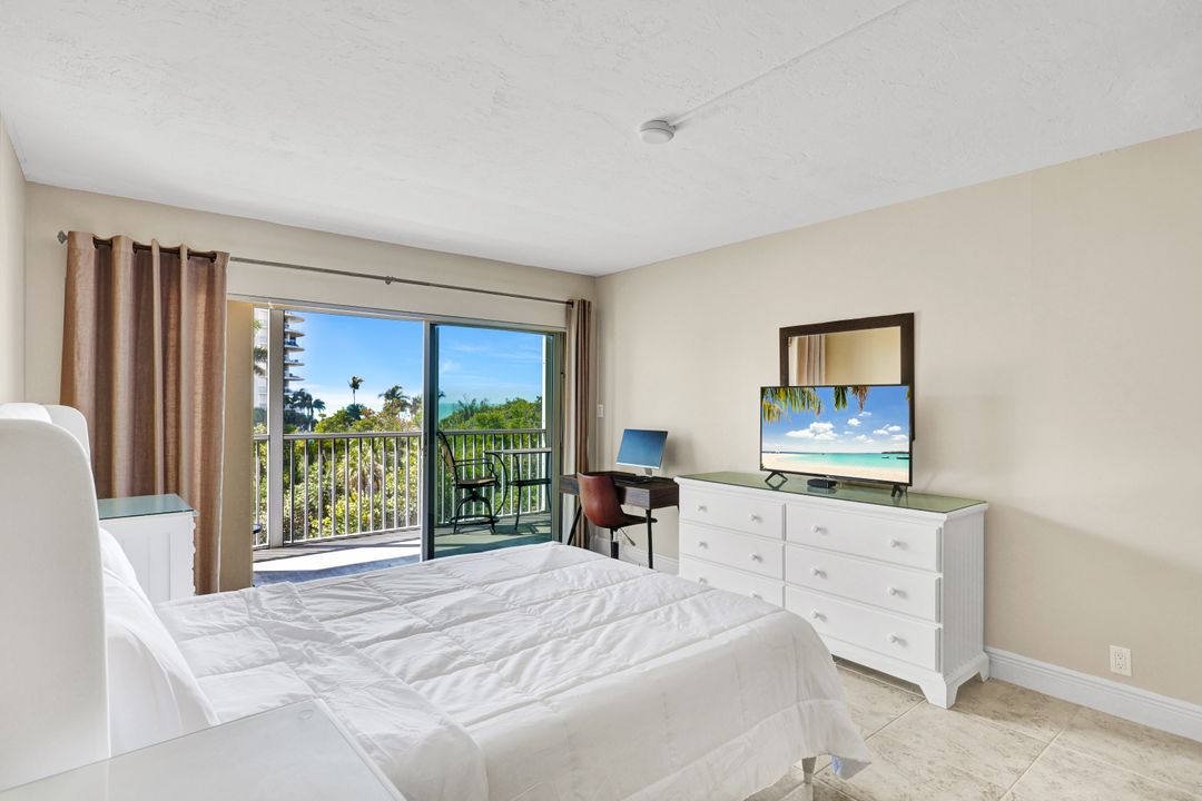 1 Bluebill Ave #409, Naples, FL 34108