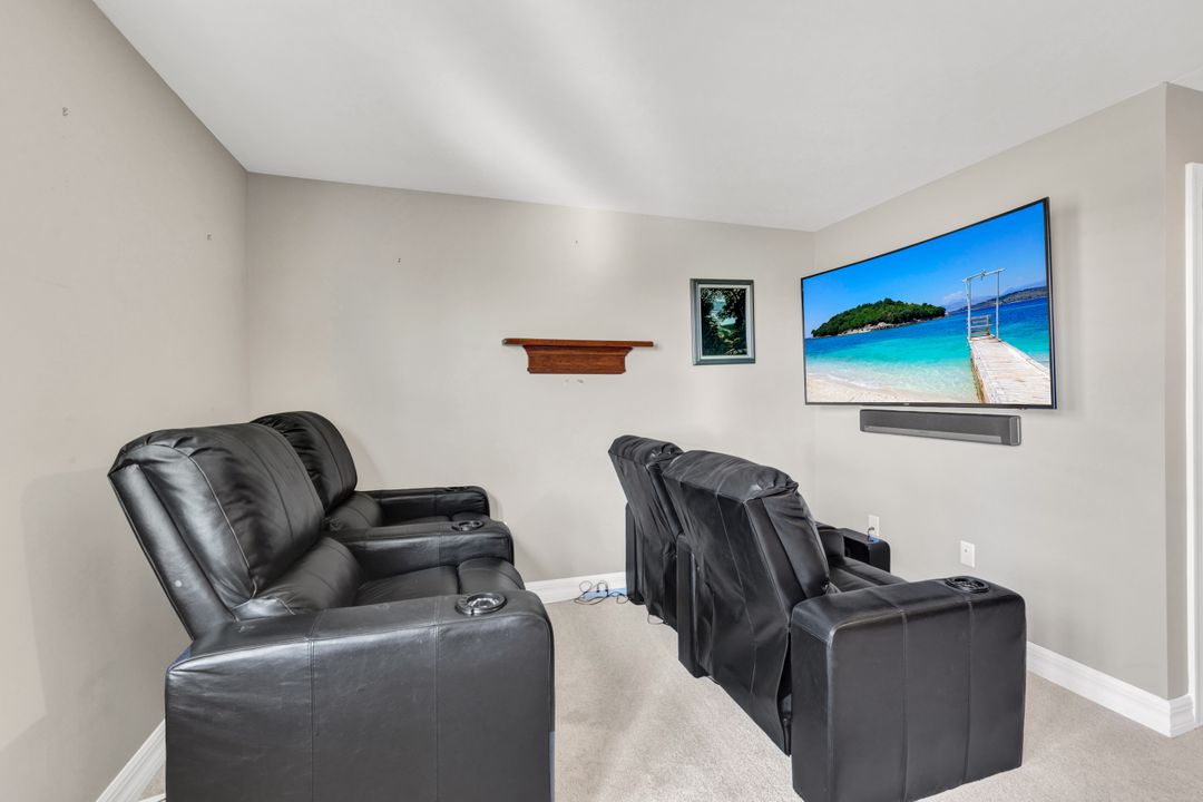 11807 Dixon Dr, Fort Myers, FL 33913